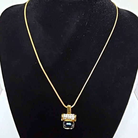 CP Branded Gold Tone Necklace With Large Blue Tone Stone Pendant 16" - Picture 1 of 11